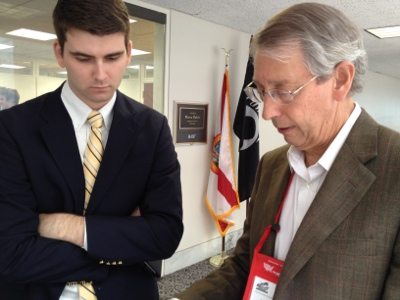 Howard discusses the plight of big cats in America w/ Sen. Rubio's staff